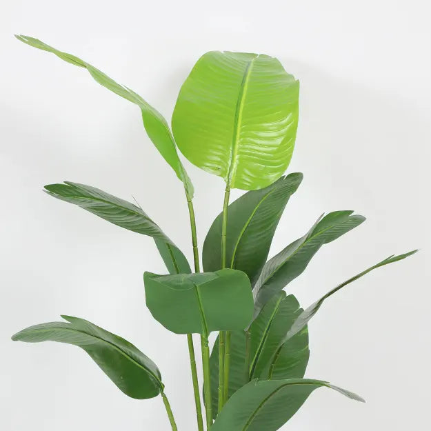 <strong>Realistic Leaves</strong>